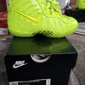 Volt nike little posite size 12c